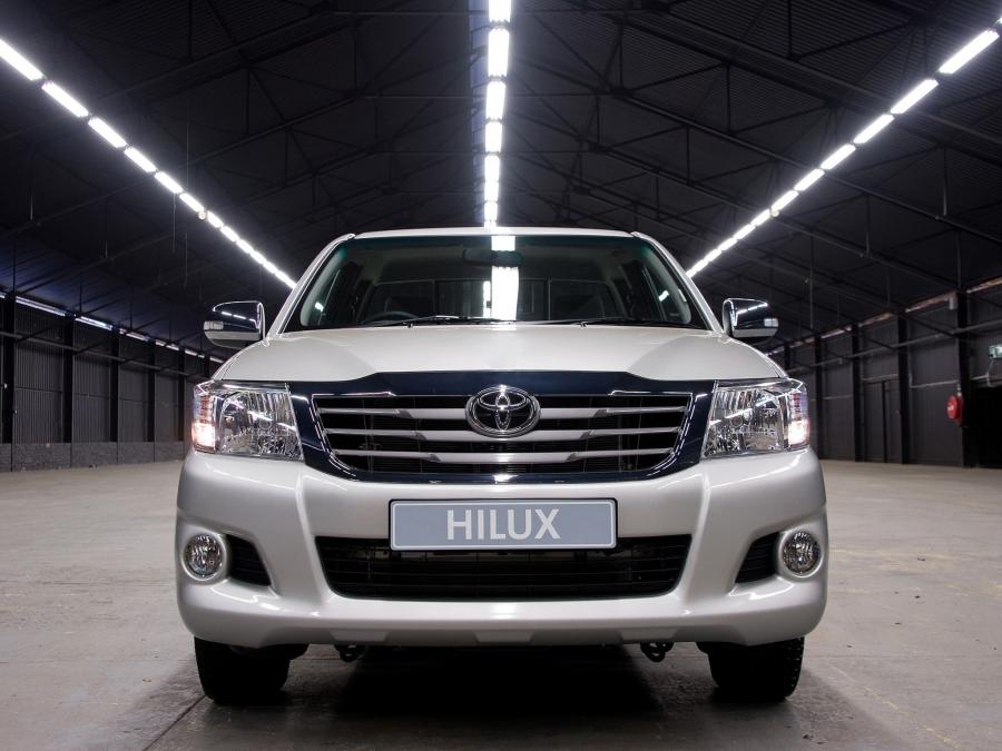  Toyota Hilux Xtra Cab 2011 года  (ZA) (фото 6 из 9)